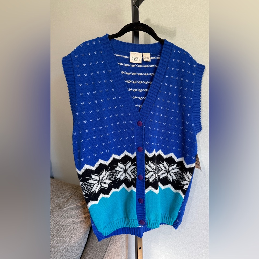 True Vintage Blue‎ Knit Sweater Vest with Snowflake Pattern